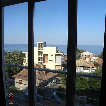 Апартамент Apartcomplex New Tawn *