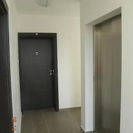 Apartcomplex New Tawn Апартамент *