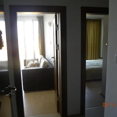 Апартамент Apartcomplex New Tawn