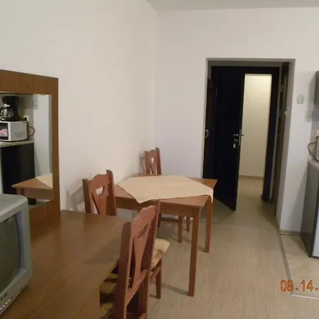 شقة Apartcomplex New Tawn ابزور