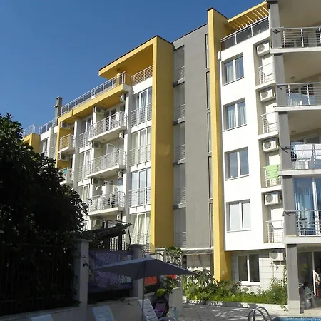 Apartcomplex New Tоwn Obzor