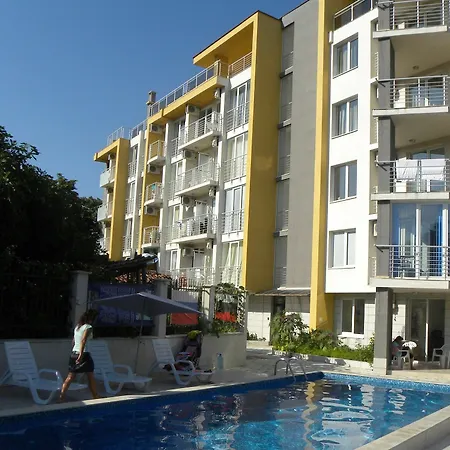 Apartcomplex New Tоwn Apartman Obzor