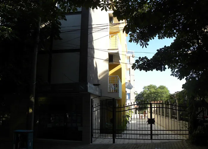 Apartcomplex New Tawn Obzor